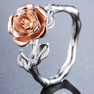 NWOT Rose Ring Size 6